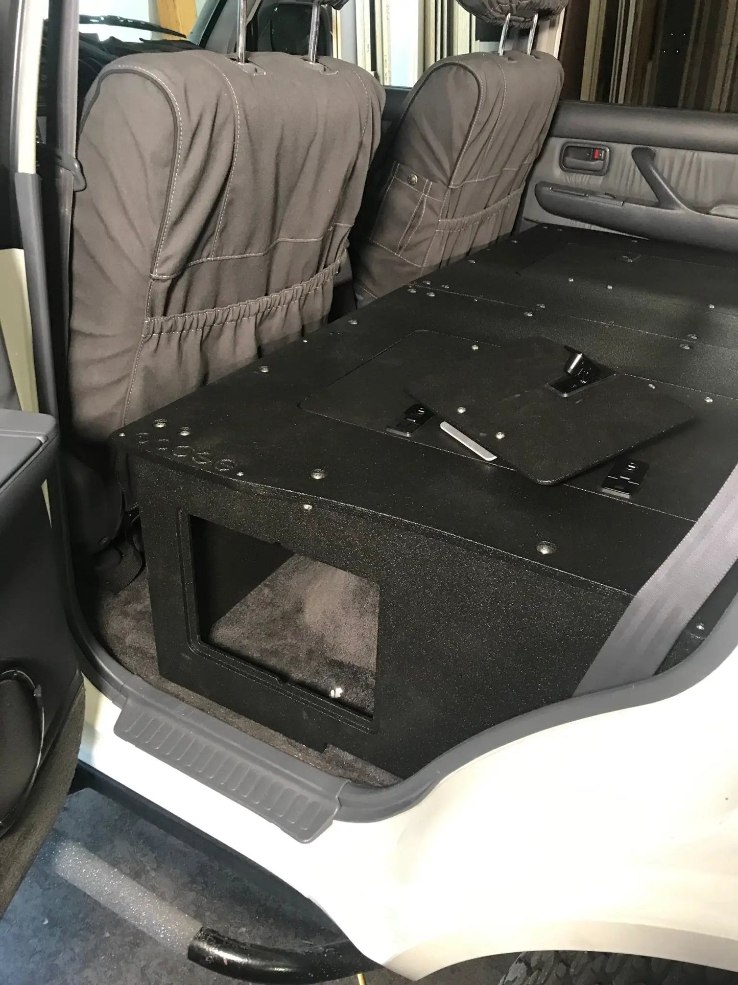 Ultimate Chef and Sleeping Package for Toyota Land Cruiser 1991-1997 80 Series by Goose Gear