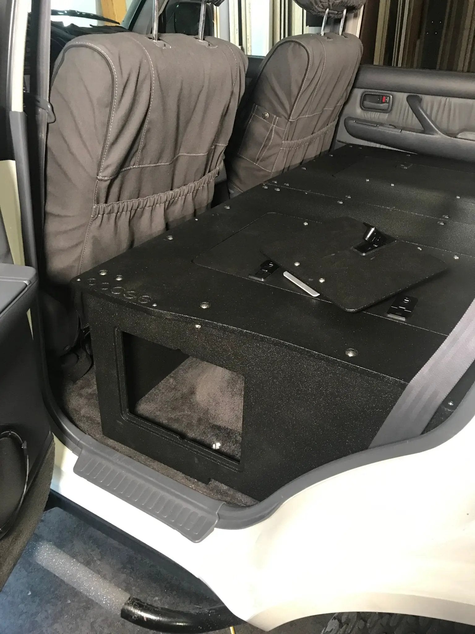Ultimate Chef and Sleeping Package for Toyota Land Cruiser 1991-1997 80 Series by Goose Gear