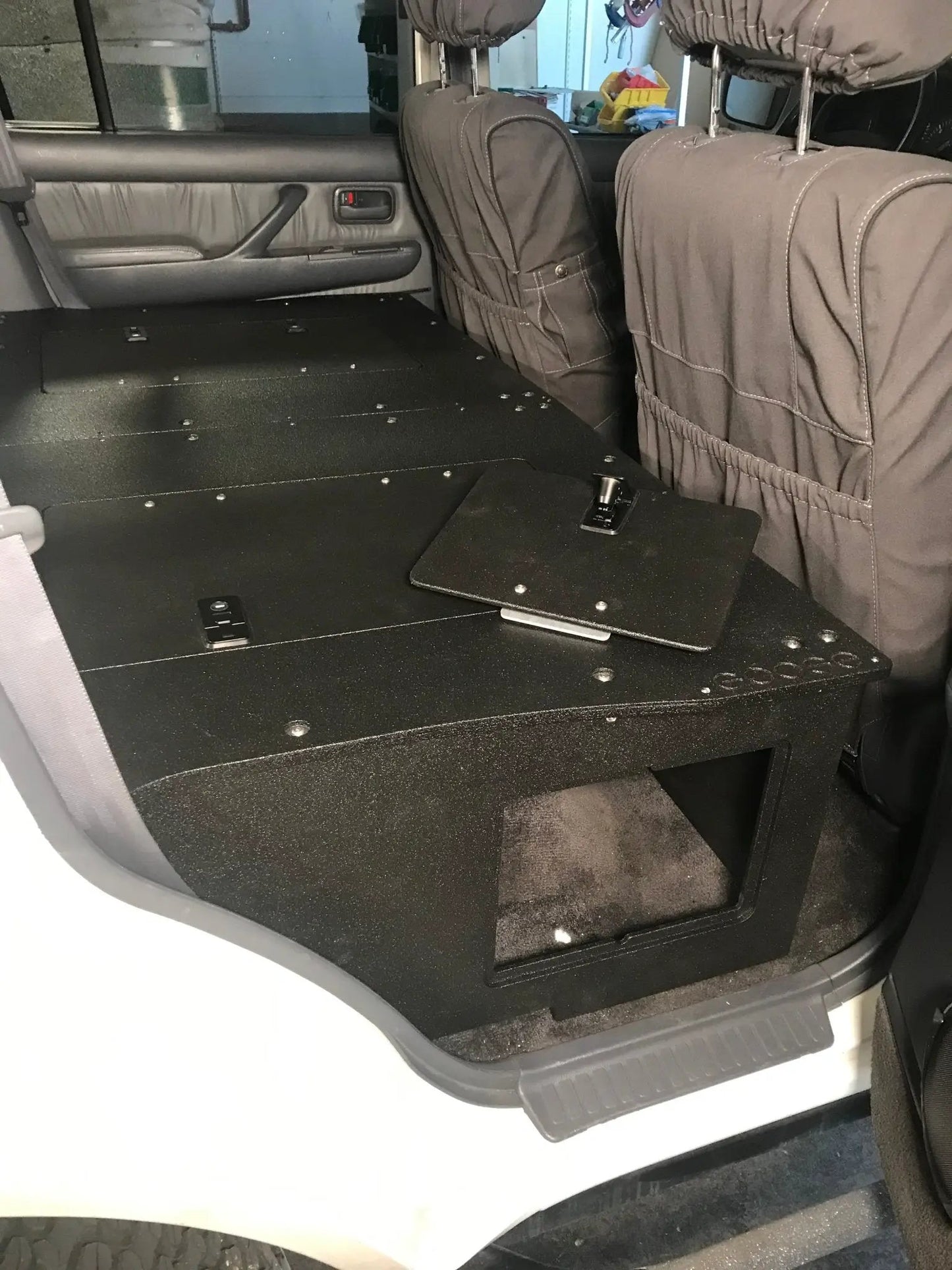 Ultimate Chef and Sleeping Package for Toyota Land Cruiser 1991-1997 80 Series by Goose Gear