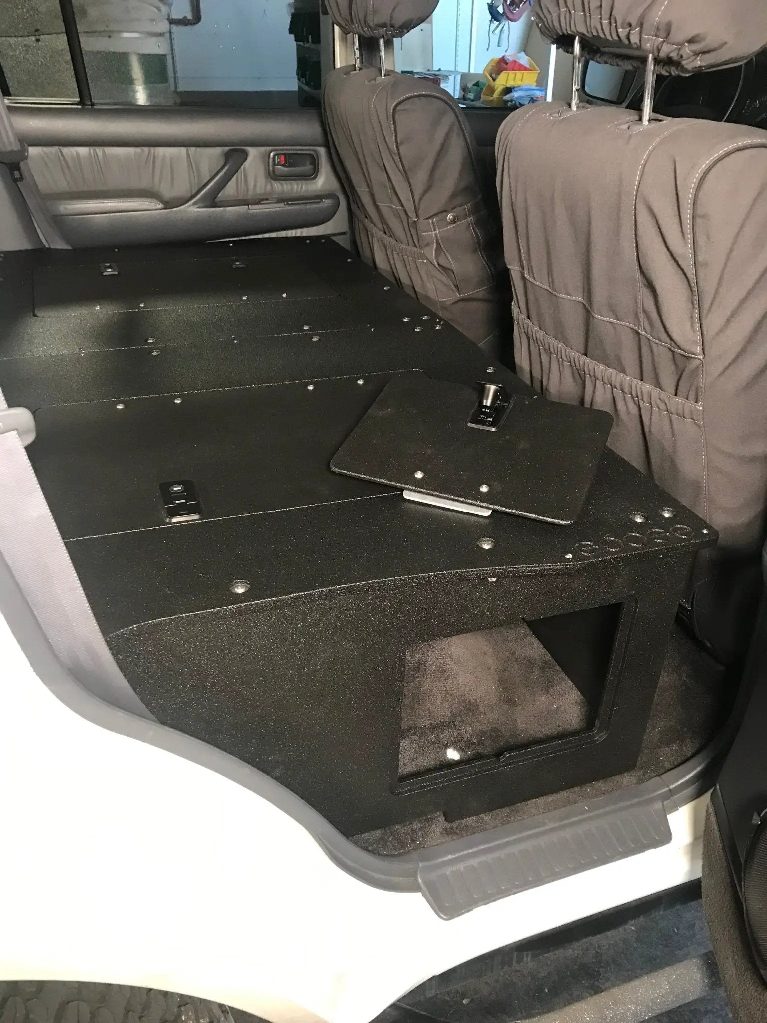 Ultimate Chef and Sleeping Package for Toyota Land Cruiser 1991-1997 80 Series by Goose Gear