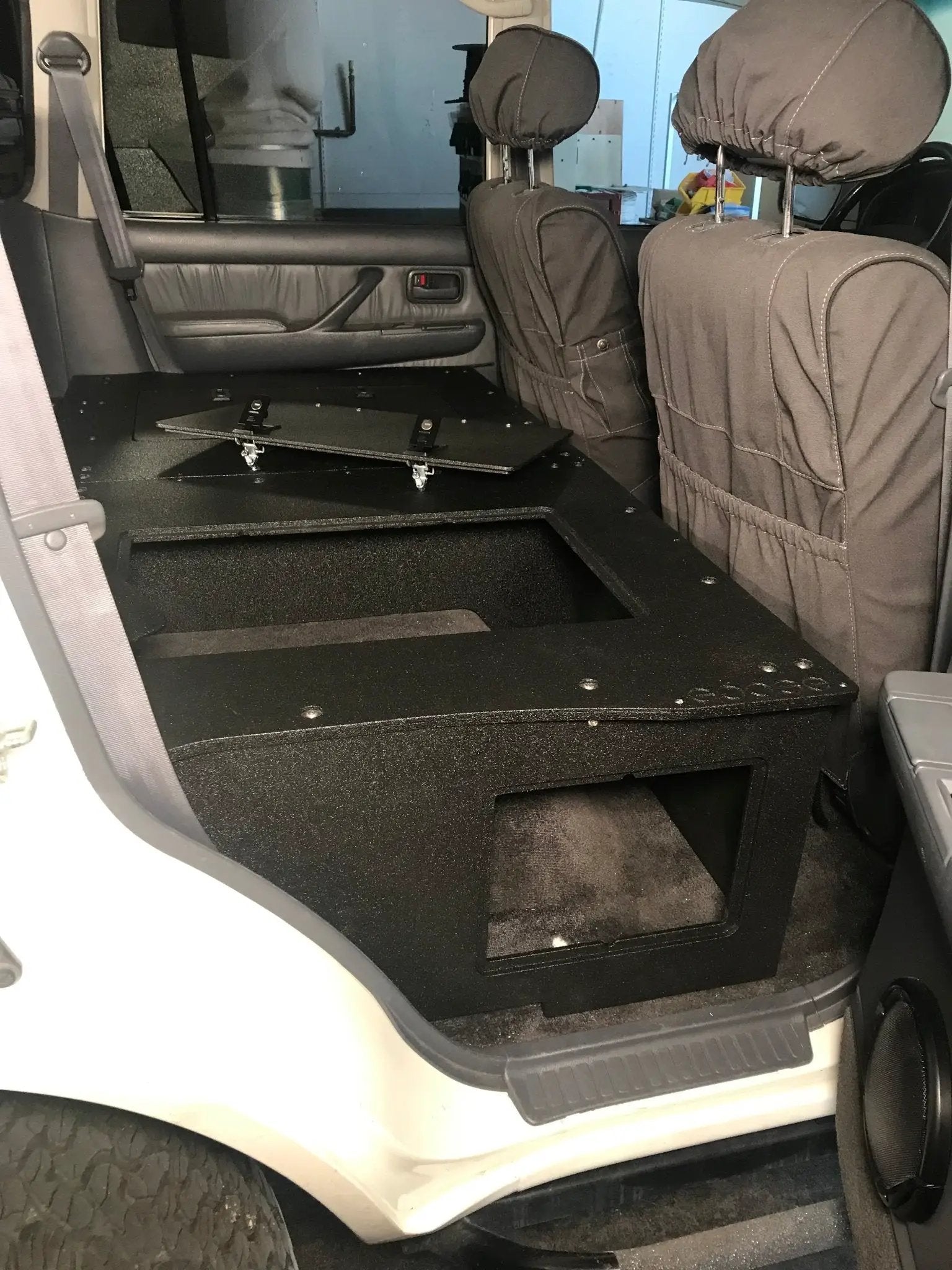 Ultimate Chef and Sleeping Package for Toyota Land Cruiser 1991-1997 80 Series by Goose Gear