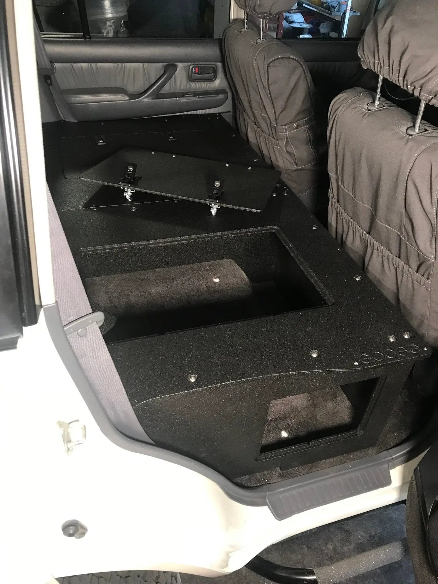 Ultimate Chef and Sleeping Package for Toyota Land Cruiser 1991-1997 80 Series by Goose Gear