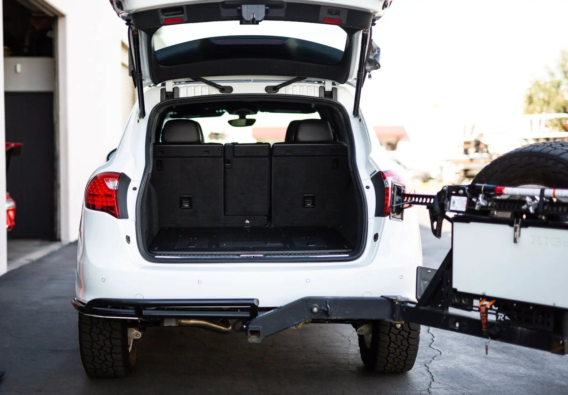 Volkswagen Touareg 2011-2017 2nd Gen. - Rear Plate System by Goose Gear
